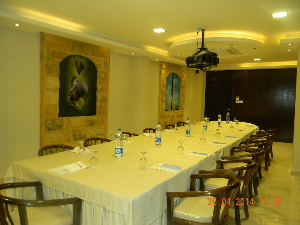 Saint John Hotel Мадаба Екстериор снимка